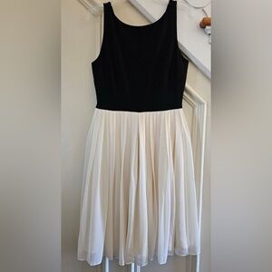 Talbots Sleeveless Zip Black Bodice Lined Cream Tulle Cocktail Dress. size 14